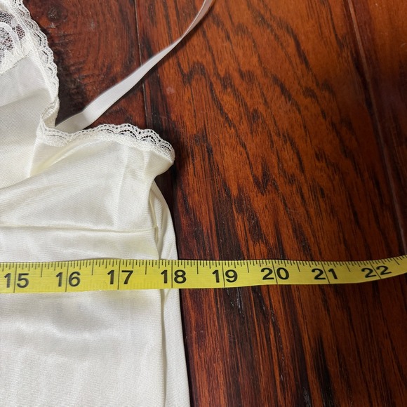 Vassarette White Lace Trim Full Slip Nightgown Dress Size 40 M/L Fairy Bride - Picture 6 of 6